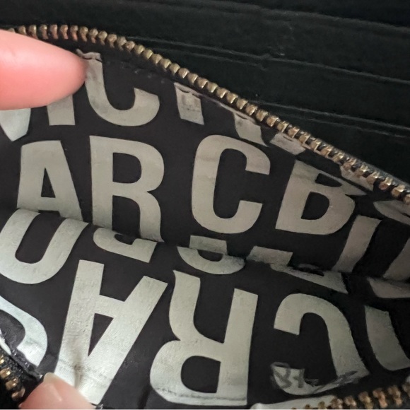 MARC by Marc Jacobs Black Leather Black Wallet - Picture 11 of 12